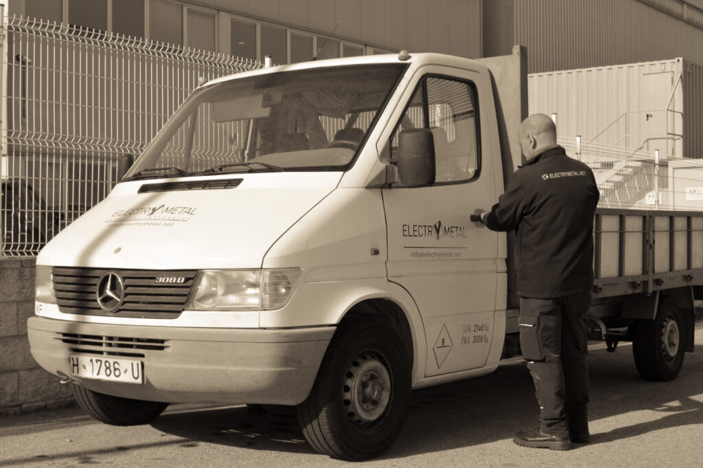 Alcalá de Henares Madrid Torrejón de Ardoz Guadalajara Corredor del Henares Electricidad Instalaciones eléctricas Reparaciones eléctricas Eficiencia energética Cerrajería Servicios de cerrajería Apertura de puertas Carpintería metálica Fabricación metálica Estructuras metálicas Soldadura Servicios de soldadura Administradores de fincas Gestión de comunidades Comunidades de propietarios Mantenimiento de comunidades Servicios para empresas Soluciones personalizadas Electricidad en Alcalá de Henares Cerrajería en Torrejón de Ardoz Carpintería metálica en Guadalajara Soldadura profesional en Madrid Servicios para comunidades de propietarios en el Corredor del Henares Mantenimiento integral para administradores de fincas Calidad en servicios eléctricos Reparaciones urgentes de cerrajería Diseño y fabricación en carpintería metálica Instalaciones eléctricas eficientes Servicios profesionales en soldadura